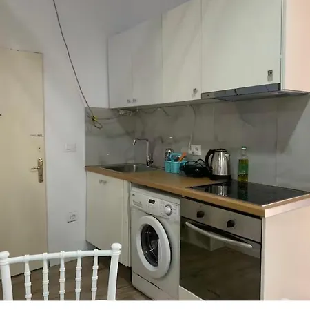 And Cozy X 4 Victoria Appartement Tirana