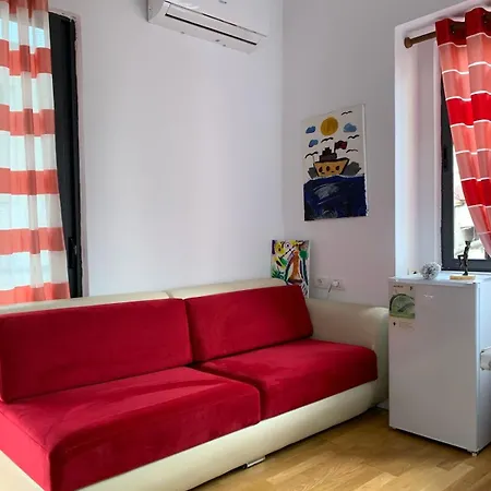 Апартаменты And Cozy X 4 Victoria Тирана